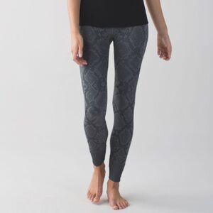 Lululemon Athletica Ebb To Street Patterned Stretchy Sport Leggings Pants Grey
